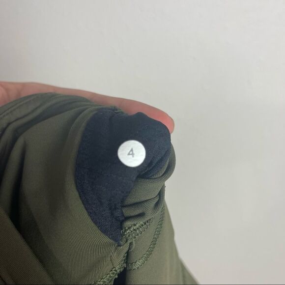 Lululemon Outrun 17" Crop Size 4 - Picture 5 of 7